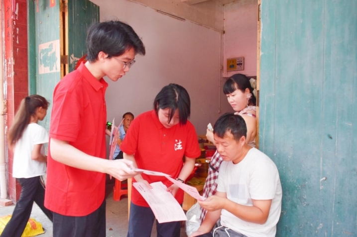 金年会体育法学学子接力二十五载“送法下乡” 金年会体育法学学子接力二十五载“送法下乡”