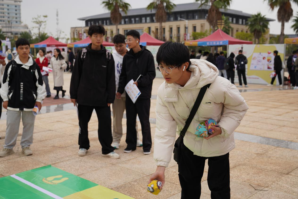 “职业生涯教育”闯关游戏?金年会体育这场生涯体验之旅反响热烈 “职业生涯教育”闯关游戏?金年会体育这场生涯体验之旅反响热烈
