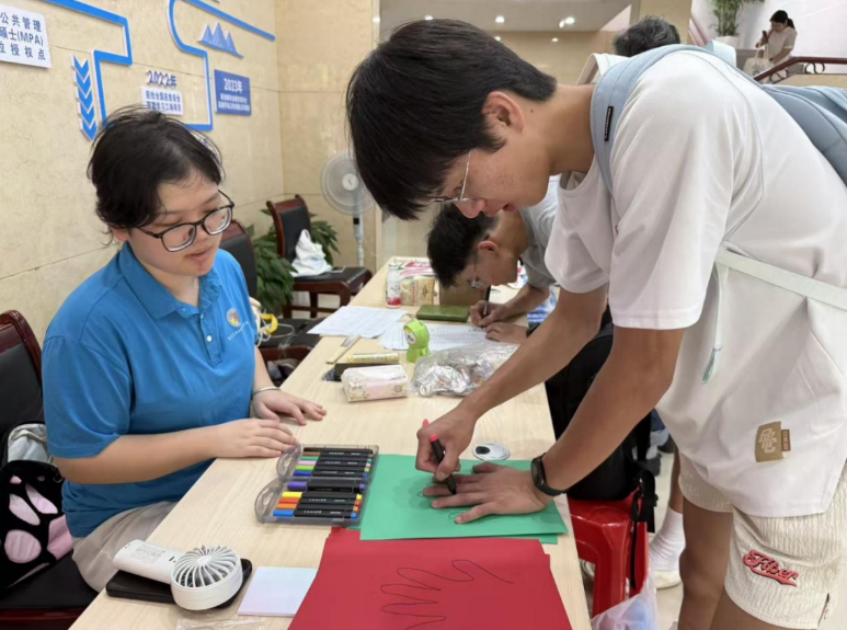 解锁“Campus Walk”，金年会体育迎新“闯关”玩转安全健康知识